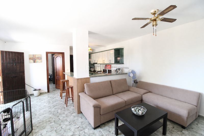 Foto 6b9f8437-6f59-4542-8841-3bdb3d1d1446. Casa  en Burriana Nerja