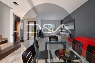 Location Maison jumelée à Cotomar. Alquiler de casa adosada en centro urbano de rincón de la victor