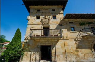 Casa a Rasines. Casa en venta en rasines, 4 dormitorios.