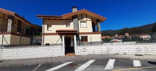 Chalet à Montealegre 10. Chalet individual en venta en monte alegre, 4 dormitorios.
