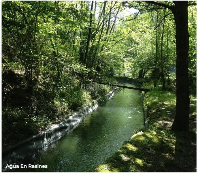 Foto d443d148-820f-415f-a6e0-f74ea9588c8b. Maison dans Rasines