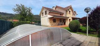 Xalet en La pereda 10. Chalet individual en venta en argo�os, 7 dormitorios.