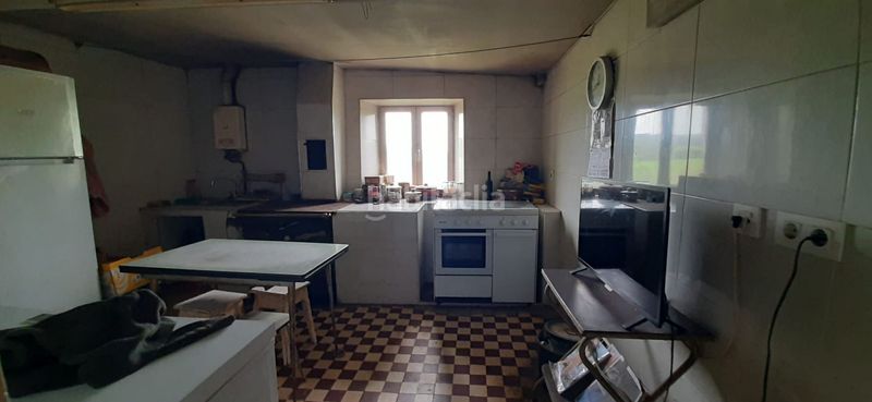 Foto 10e5cead-de18-4c72-8cc8-d696fae900a6. Casa a bodega 10 a Bárcena de Cicero