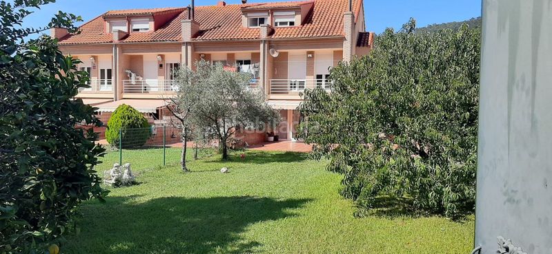 Foto f65bf2fa-171d-47f8-a022-6700642bc3e0. Casa adossada amb calefacció aparcament a Argoños