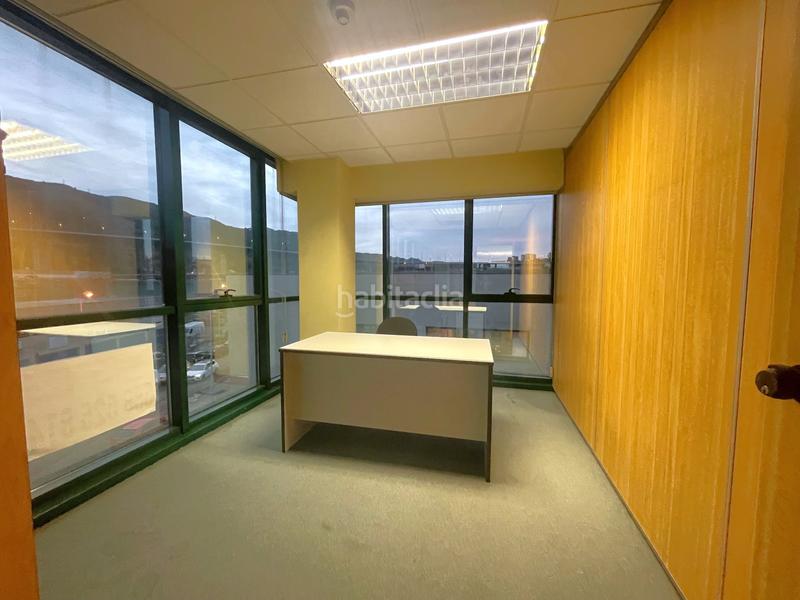 Foto f0233337-e3a9-4a65-8914-5ebf46b2b487. Miete büro in Valle de Trápaga - Trapagaran