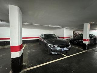 Parking voiture  Ibâibide kalea. Parcelas de garaje en el centro de las arenas