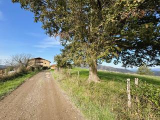 Casa a Amorebieta - Etxano. Se vende caserío de campo a 10 minutos de amorebieta, más de 100