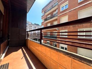 Pis  Bidearte kalea. Piso muy amplio en pleno centro de las arenas. consta de garaje