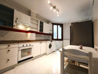 Appartement  Kresaltzu kalea. Luminoso y bonito piso en el centro de romo. junto al metro y a
