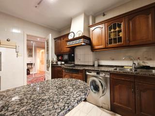 Pis  Muxike aurrekoa kalea. Piso en el centro de algorta con 3 habitaciones 2 baos cocina y