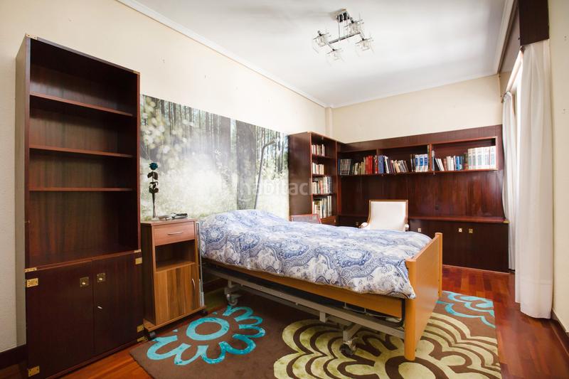 Foto a650930d-7dc4-4e9c-a502-b772106ca93c. Pis a gregorio de la revilla zumarkalea 26 a Zona Indautxu Bilbao