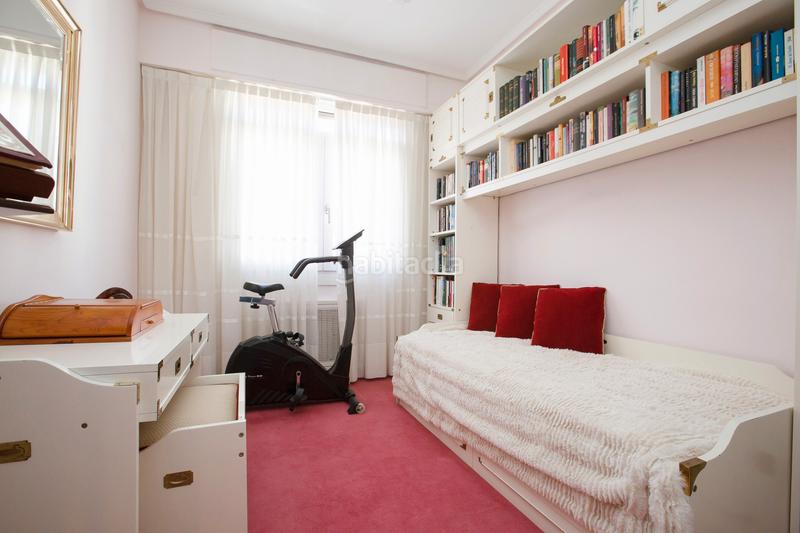 Foto b5b8f4a0-0cc2-4833-88a2-d4244ac7f5bf. Pis a gregorio de la revilla zumarkalea 26 a Zona Indautxu Bilbao