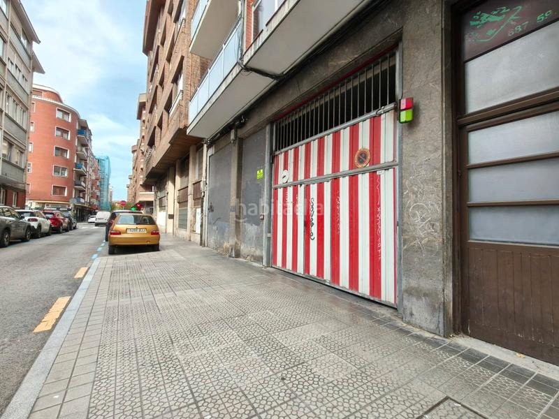 Foto e17ec81a-2e1a-4d41-ad91-406dc4f21fa7. Autoparkplatz in los puentes kalea 23 in Las Arenas Getxo