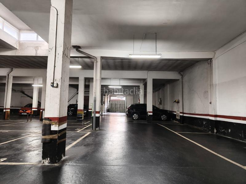 Foto e8ddccfe-619a-443a-bece-bc643a100c57. Autoparkplatz in los puentes kalea 23 in Las Arenas Getxo