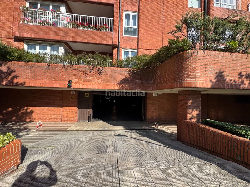 Foto 6ec70696-cd77-4636-95bd-1f9802b3eaf3. Aparcament cotxe a Las Arenas Getxo
