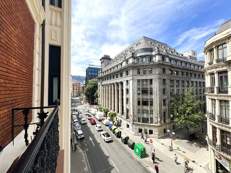 Foto d24d399e-80c6-428b-9303-9f906fe850f3. Duplex dans Plaza Circular Bilbao