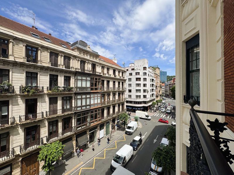 Foto dc8c9510-a0ad-44bb-8f5e-01835c8a4082. Duplex dans Plaza Circular Bilbao