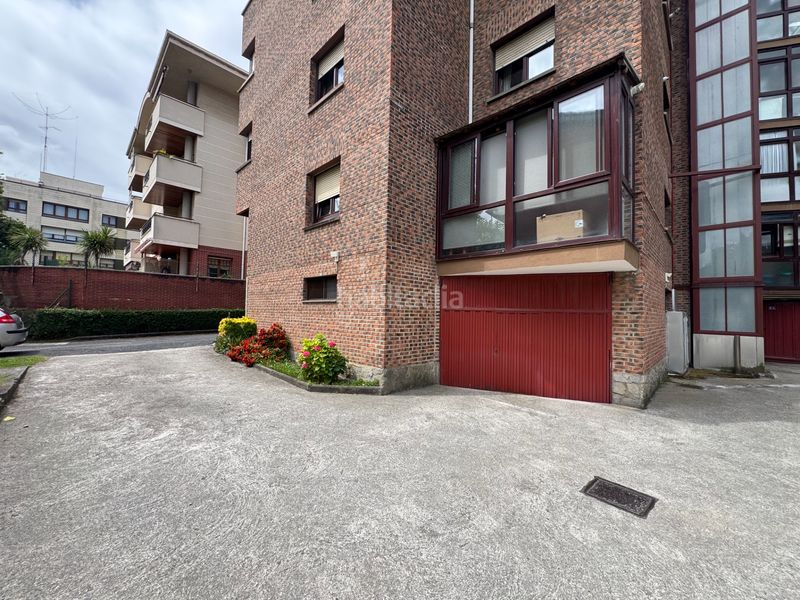 Foto b1ead21d-1079-47b8-a8e9-bdbbc46f63ec. Pis amb calefacció aparcament a Neguri Getxo