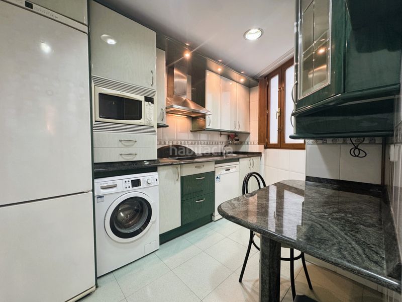 Foto 85827d33-fe12-4289-8421-550c19b129a2. Duplex avec chauffage dans Kabiezes Santurtzi