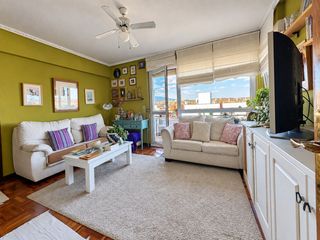 Pis  Bizkerre kalea. Piso de 3 habitaciones con terraza, muy luminoso. con terraza. g