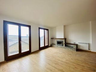Casa en Sort. Casa con 3 habitaciones con parking