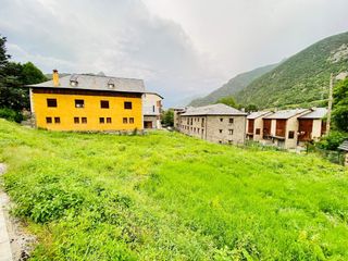 Casa in Vall de Cardós. Casa con 8 habitaciones amueblada con parking
