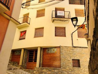 Casa en Baix Pallars. Casa con 10 habitaciones con calefacción y aire acondicionado