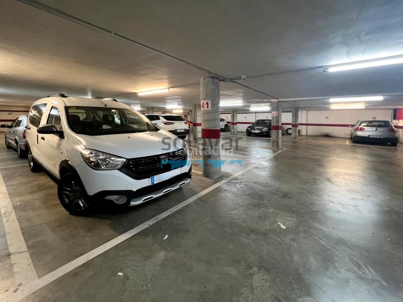 Foto 0781fef8-ac93-4598-9972-c59907fc95da. Parking coche en Tremp