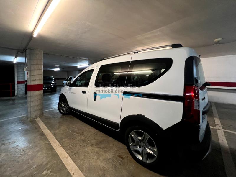 Foto 0865c9d2-8ee9-40e0-a437-fc317e425a6a. Parking coche en Tremp