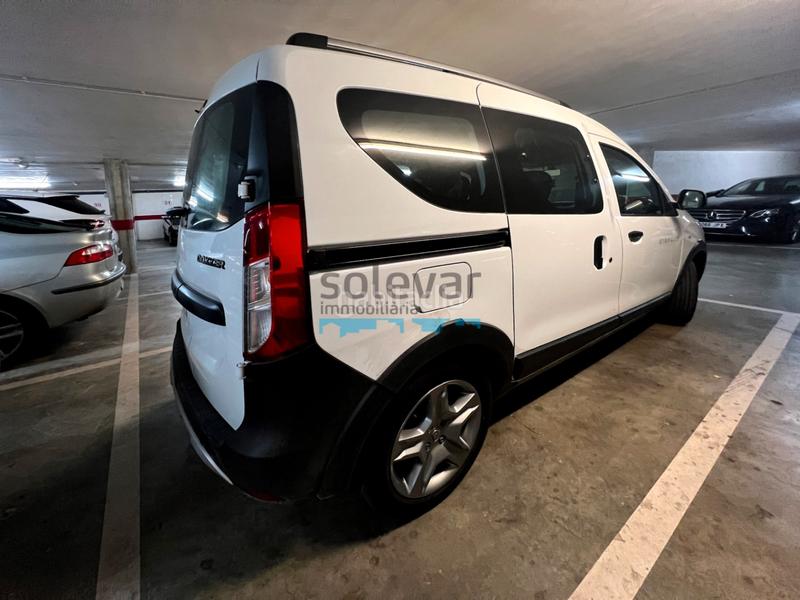 Foto c4d88c58-1b54-473c-a86c-7019106263ef. Parking coche en Tremp