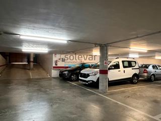 Parking coche en Tremp