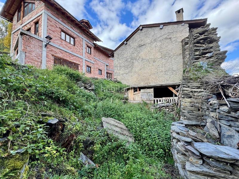 Foto be5bb099-3fd7-4a50-b195-da25a4b5cb18. Terreno residenziale in Farrera