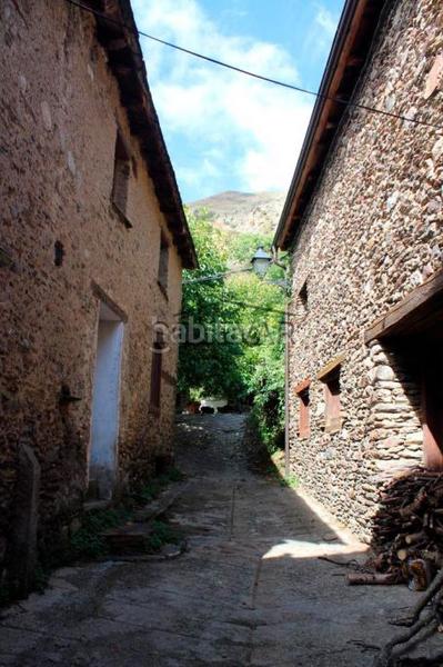 Foto e342101c-1c9b-45a6-bb91-8b75e2e89286. Terrain résidentiel dans Alt Àneu