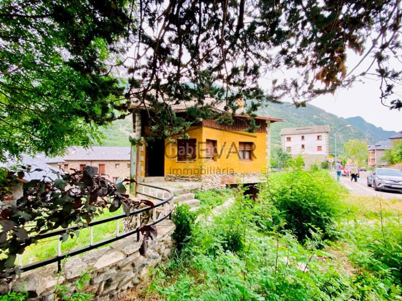 Foto 34c777b4-e27e-4aad-ab8d-9187e4eddf68. Casa amb aparcament a Vall de Cardós