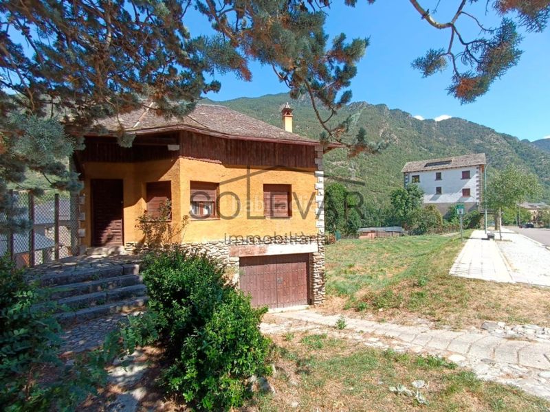 Foto 95d1bb7b-a28e-494d-9084-5973b4b9b2ea. Casa amb aparcament a Vall de Cardós