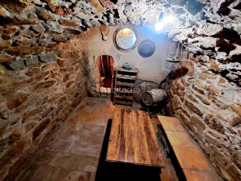 Foto bb2ce59a-70c4-4e3d-9bd5-77eec08171a8. House in Tremp