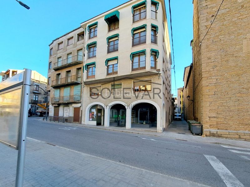 Foto aaf7ac37-145e-4328-8f3b-bba46aeb6b08. Local comercial a Pobla de Segur (La)
