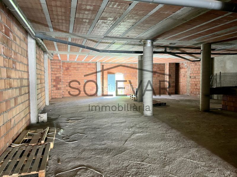Foto f19f4be6-c8b3-47e0-b342-ef923cd2fc5d. Local comercial a Tremp