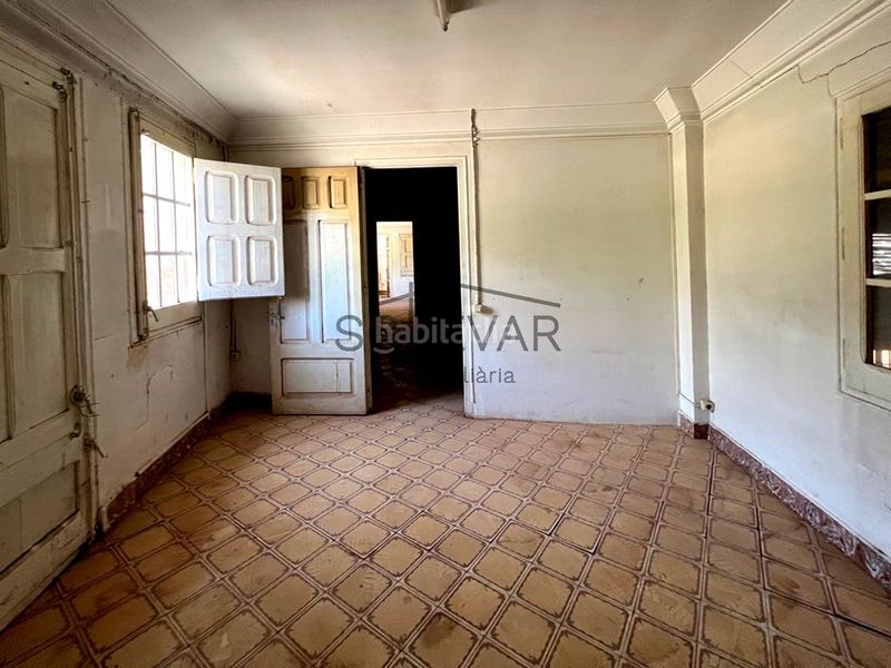 Foto ca394fa8-5a9b-4d02-a7e0-0bc976c051d9. Local comercial a Pobla de Segur (La)