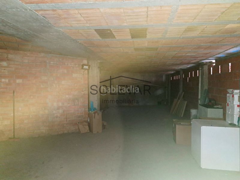 Foto 0ab3104b-ad06-4d1a-b5dd-3ee6fff7395e. Local comercial a Tremp
