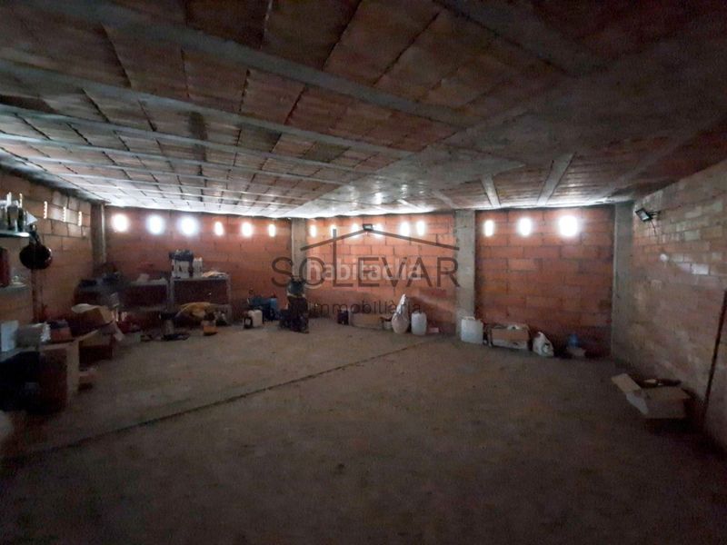 Foto c13f5e73-fb40-4034-9087-c340cb3ec0d8. Local comercial a Tremp