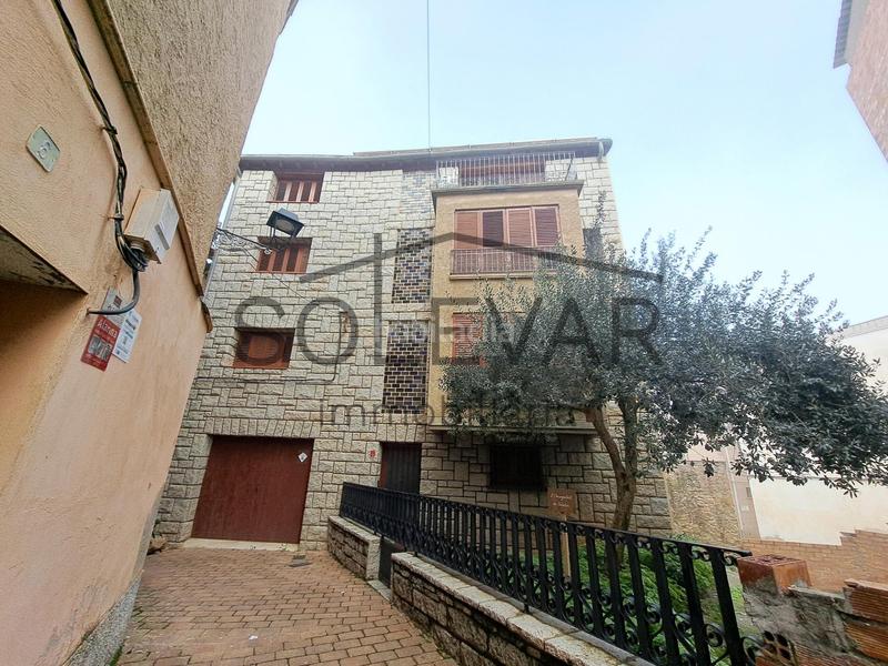 Foto 5eaa00ba-1db5-4fe3-8ea0-8b5a404fe0f4. Casa  unifamiliar con encanto y autosuficiente en Talarn