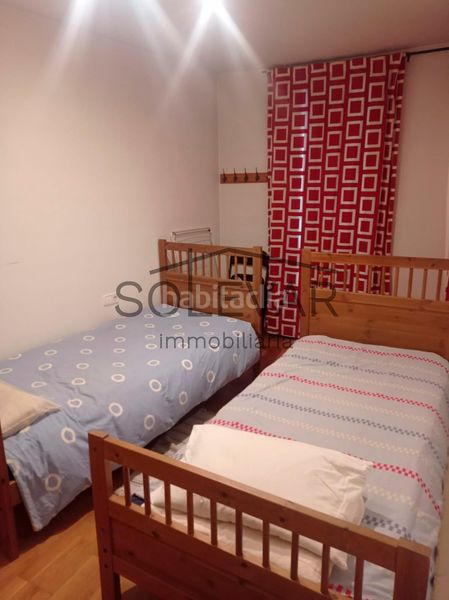 Foto 9c4eec0b-f7c7-4319-9f13-51ad4c2b3cda. Pis amb calefacció aparcament a Sort