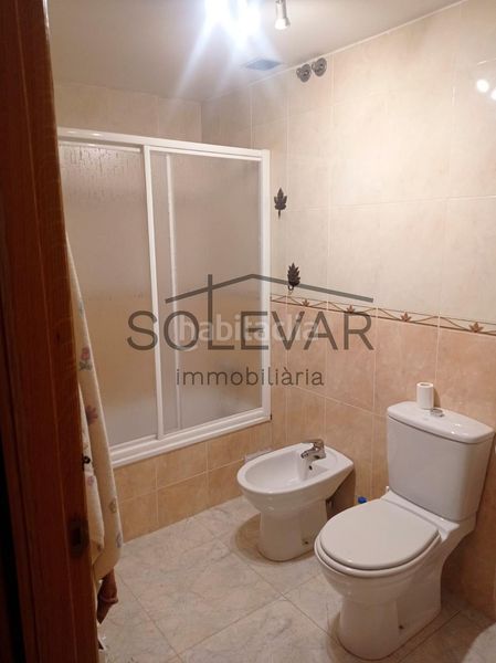 Foto f9ca8cc9-9b1a-4906-904b-6c0488386578. Pis amb calefacció aparcament a Sort