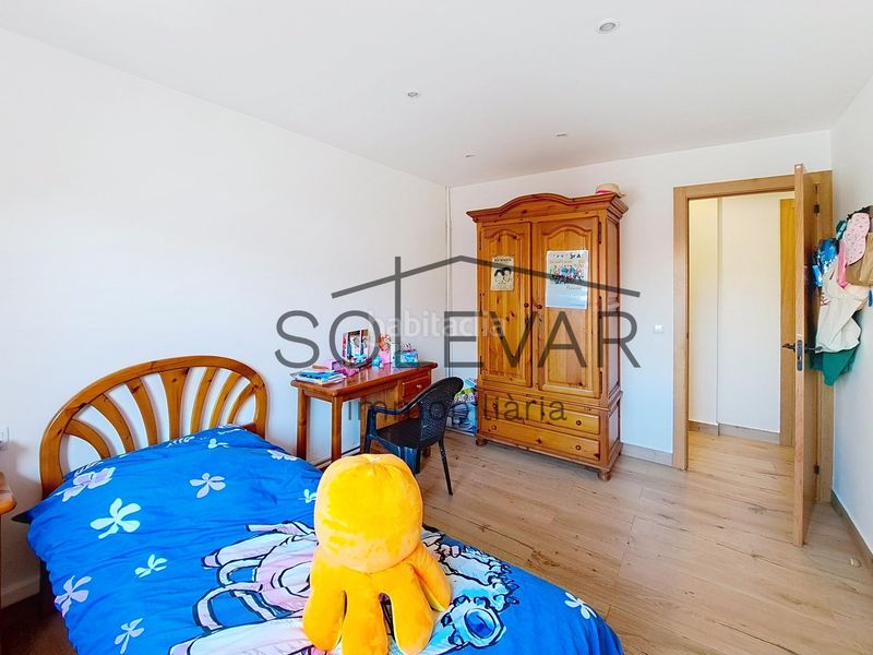 Foto 953911ee-4032-4e24-a700-b364a69af565. Pis amb calefacció aparcament a Tremp