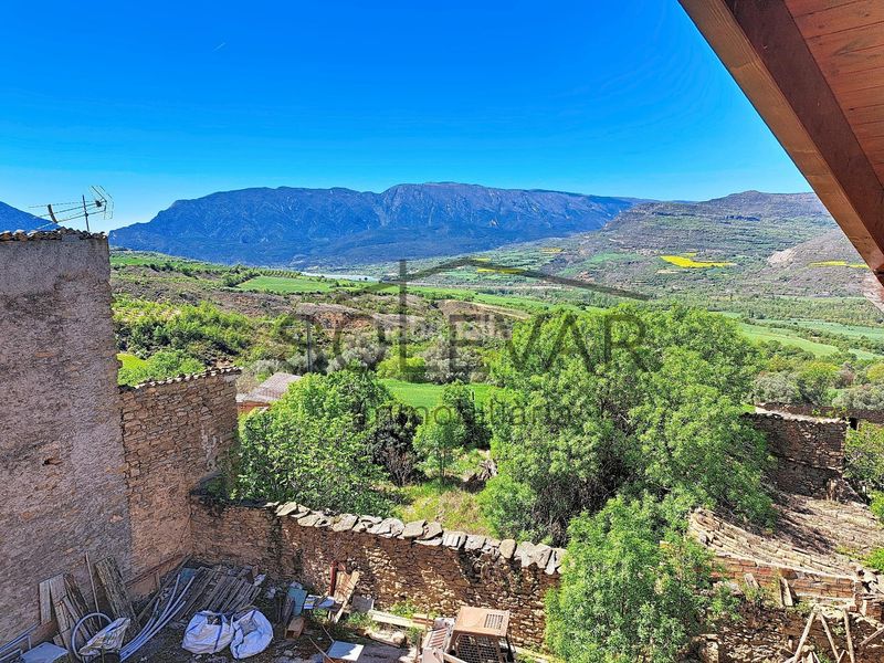 Foto 34a3a494-34ef-4fc5-8472-fb7229b30110. Casa amb calefacció aparcament a Llimiana