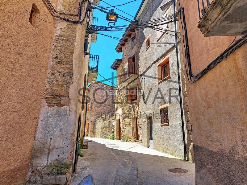 Foto 630c7332-828a-4184-9644-477c364e4b8a. Casa amb calefacció aparcament a Llimiana