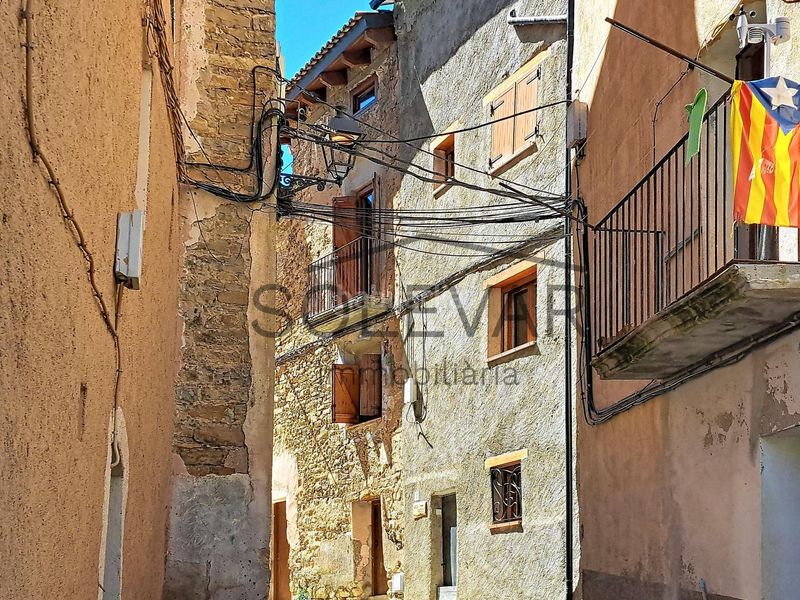 Foto b9cbe10d-9d9f-48ef-8099-cbf015b8cdd7. Casa amb calefacció aparcament a Llimiana