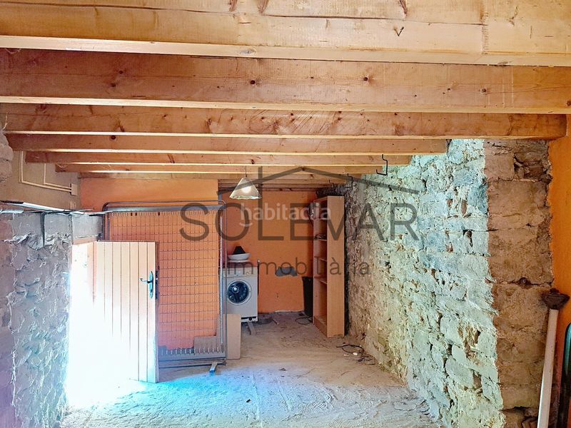 Foto fa660029-df9d-4e51-84a1-19c8b71fe88f. Casa amb calefacció aparcament a Llimiana