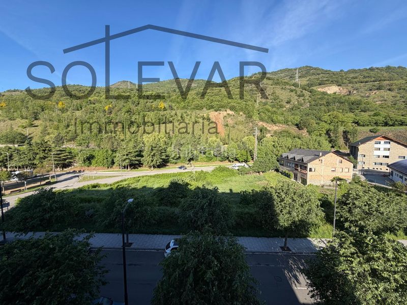 Foto a33b87c5-d821-4146-a363-f215e1cd5e38. Terreny residencial a Sort